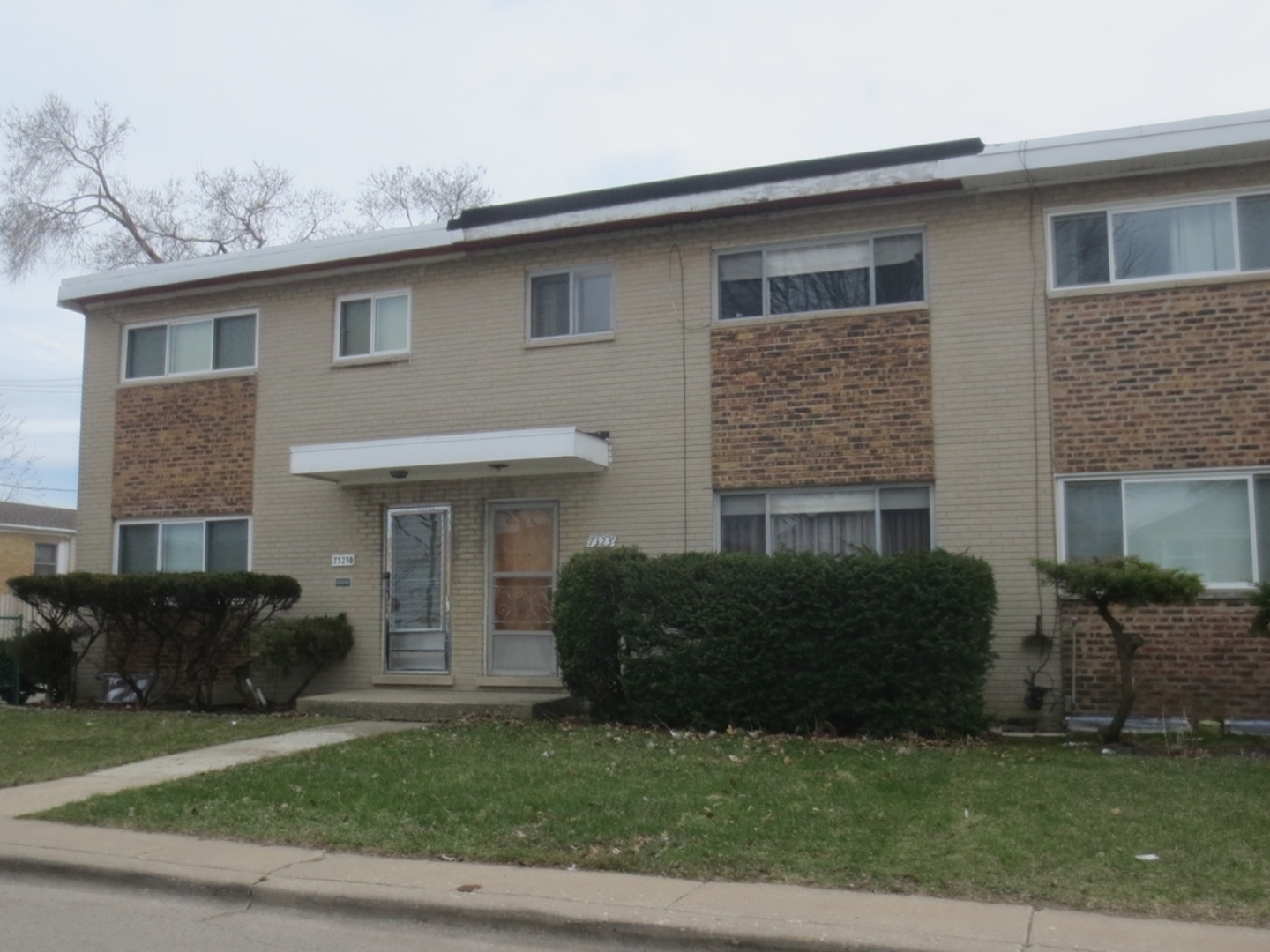 7323 N Campbell Avenue A  Chicago IL 60645 photo