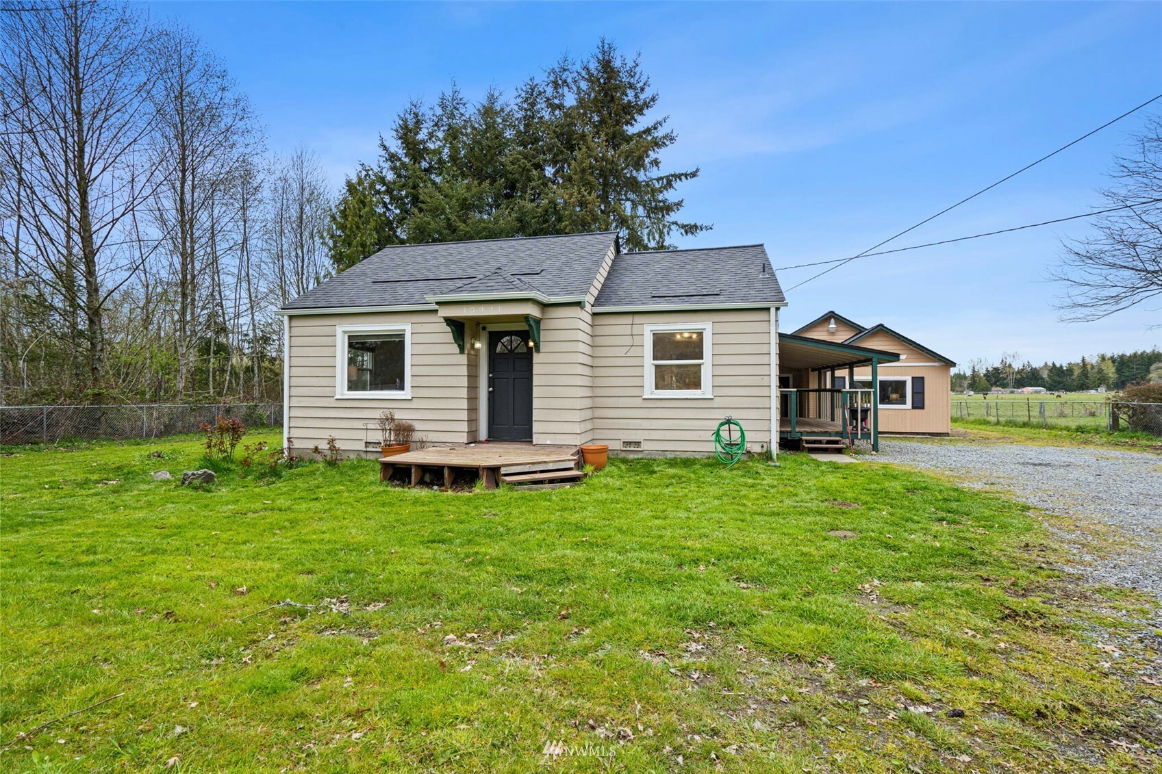 Property Photo:  10921 224th Street E  WA 98338 