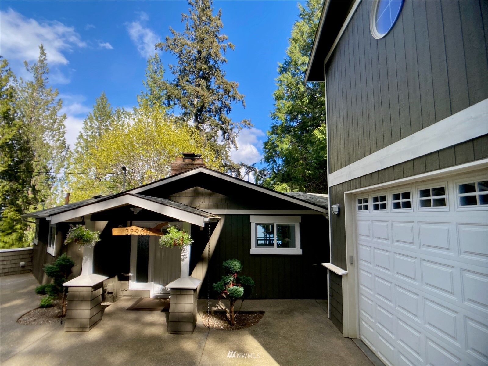 Property Photo:  32900 N US Highway 101  WA 98555 