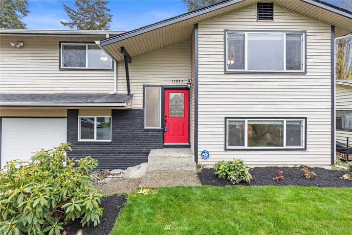 13045 28th Avenue NE  Seattle WA 98125 photo
