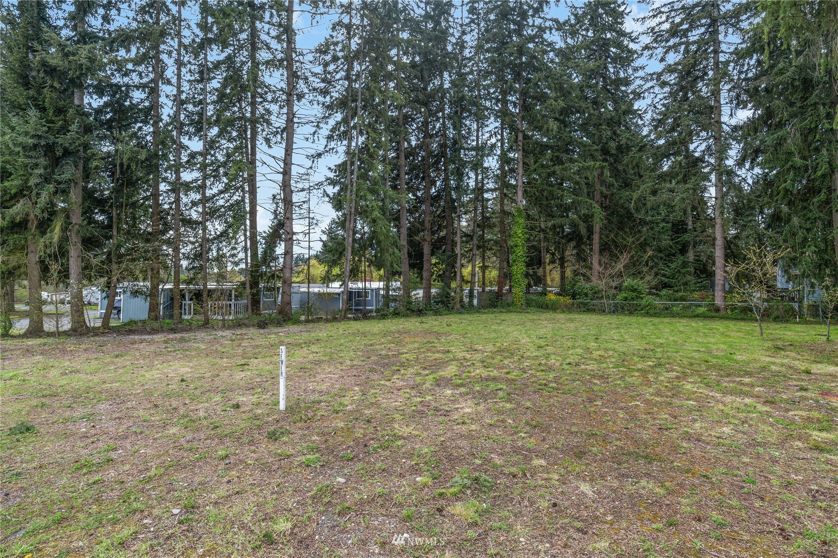 Property Photo:  1 Xxxx 17th Avenue W  WA 98204 