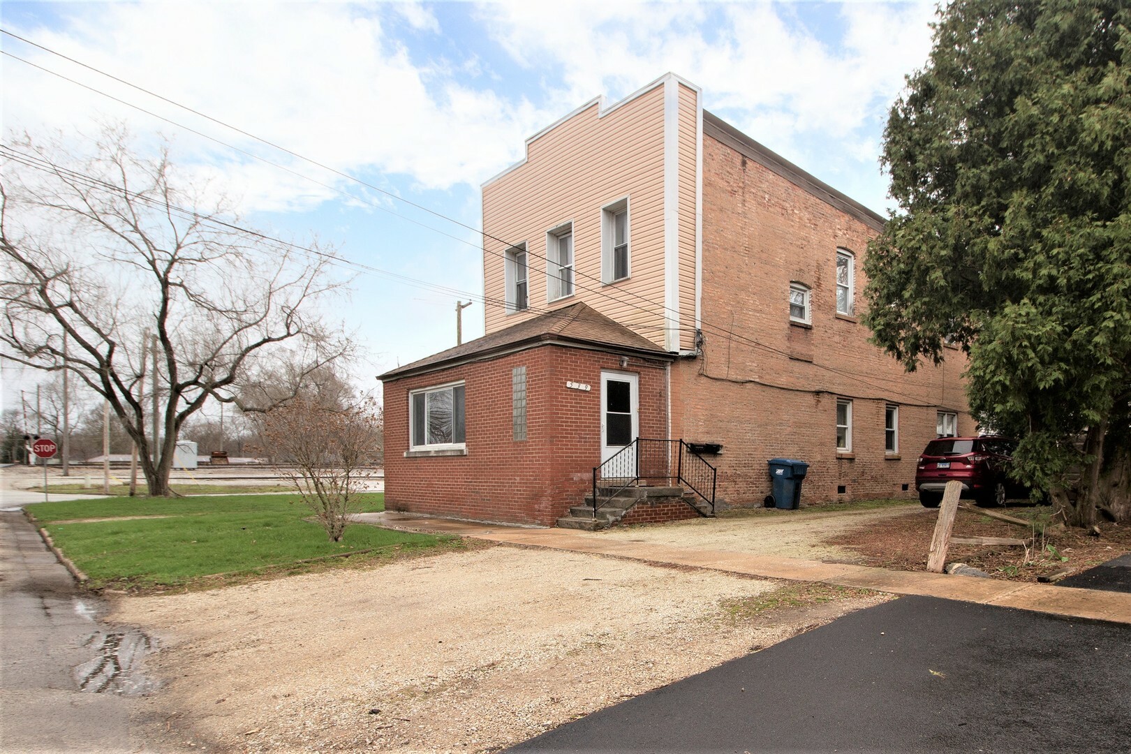 Property Photo:  539 E 4th Street  IL 60954 