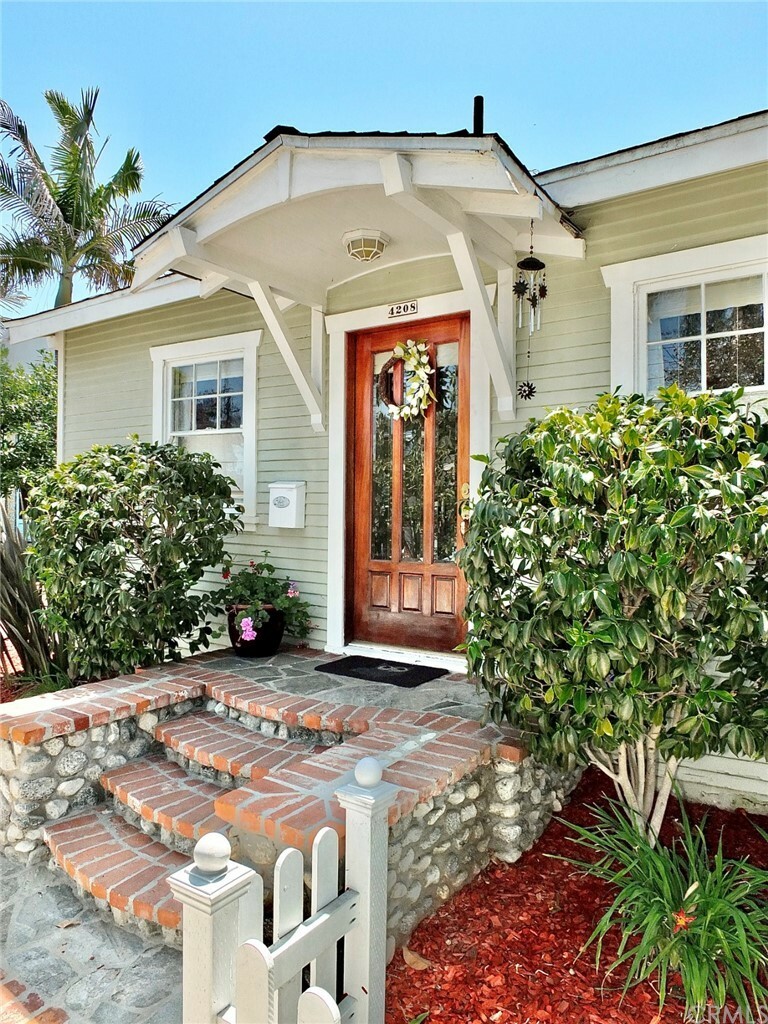 Property Photo:  4208 E 6th St.  CA 90814 