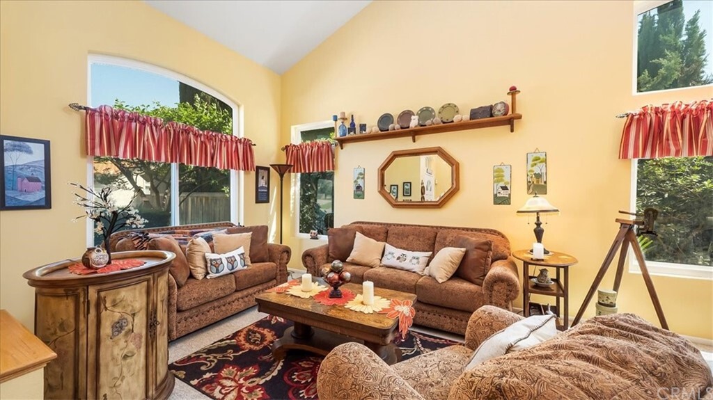 Property Photo:  14127 Redondo Court  CA 92336 