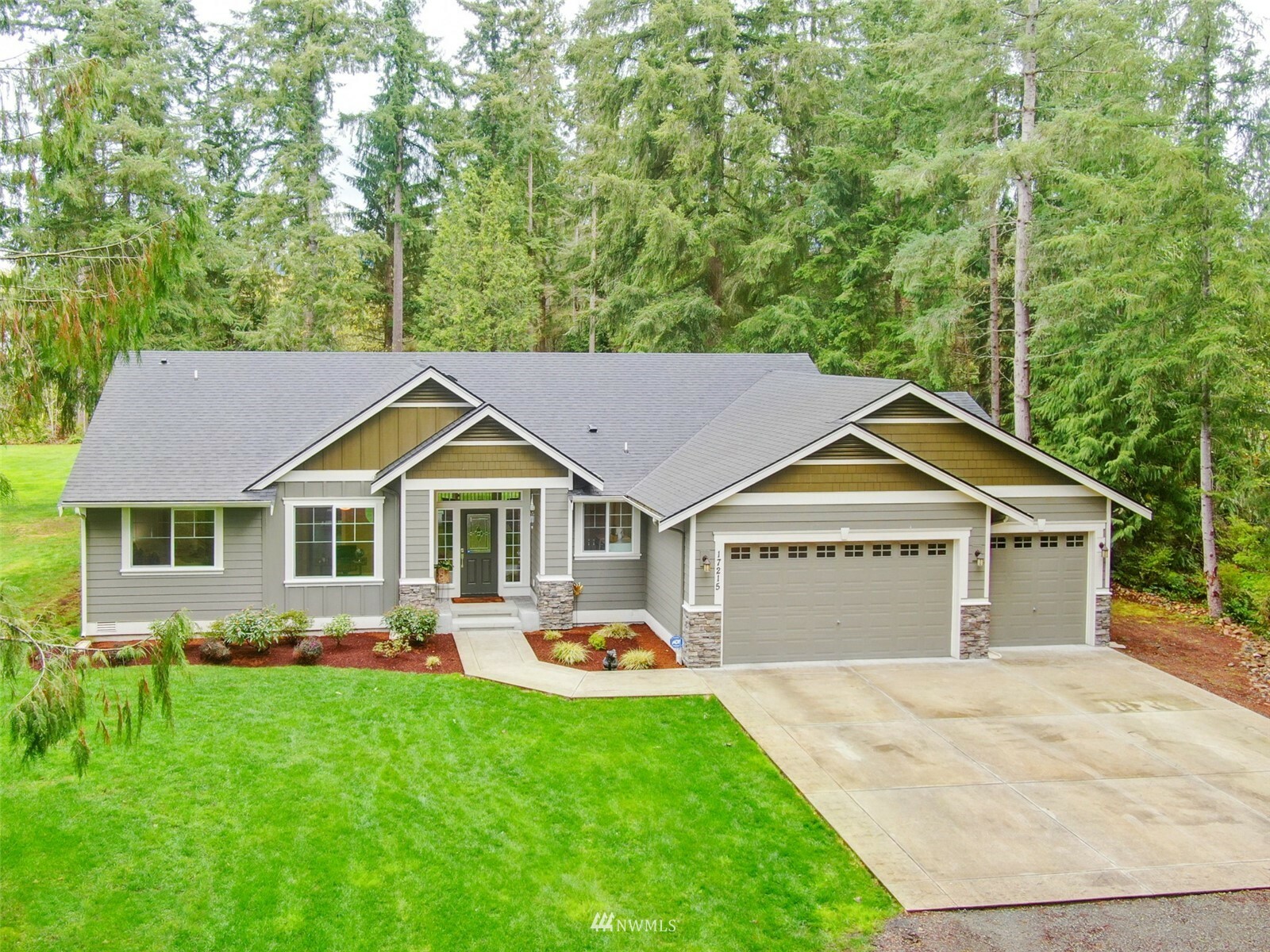 Property Photo:  17215 100th Street NE  WA 98252 