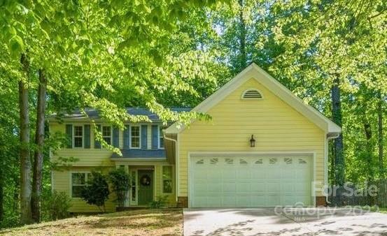 Property Photo: 3707 Peakwood Court NC 28269
