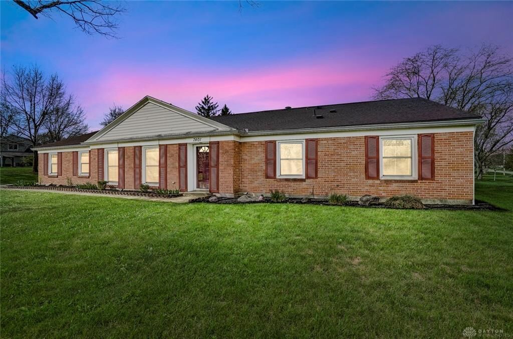 Property Photo:  7401 Eagle Creek Drive  OH 45459 