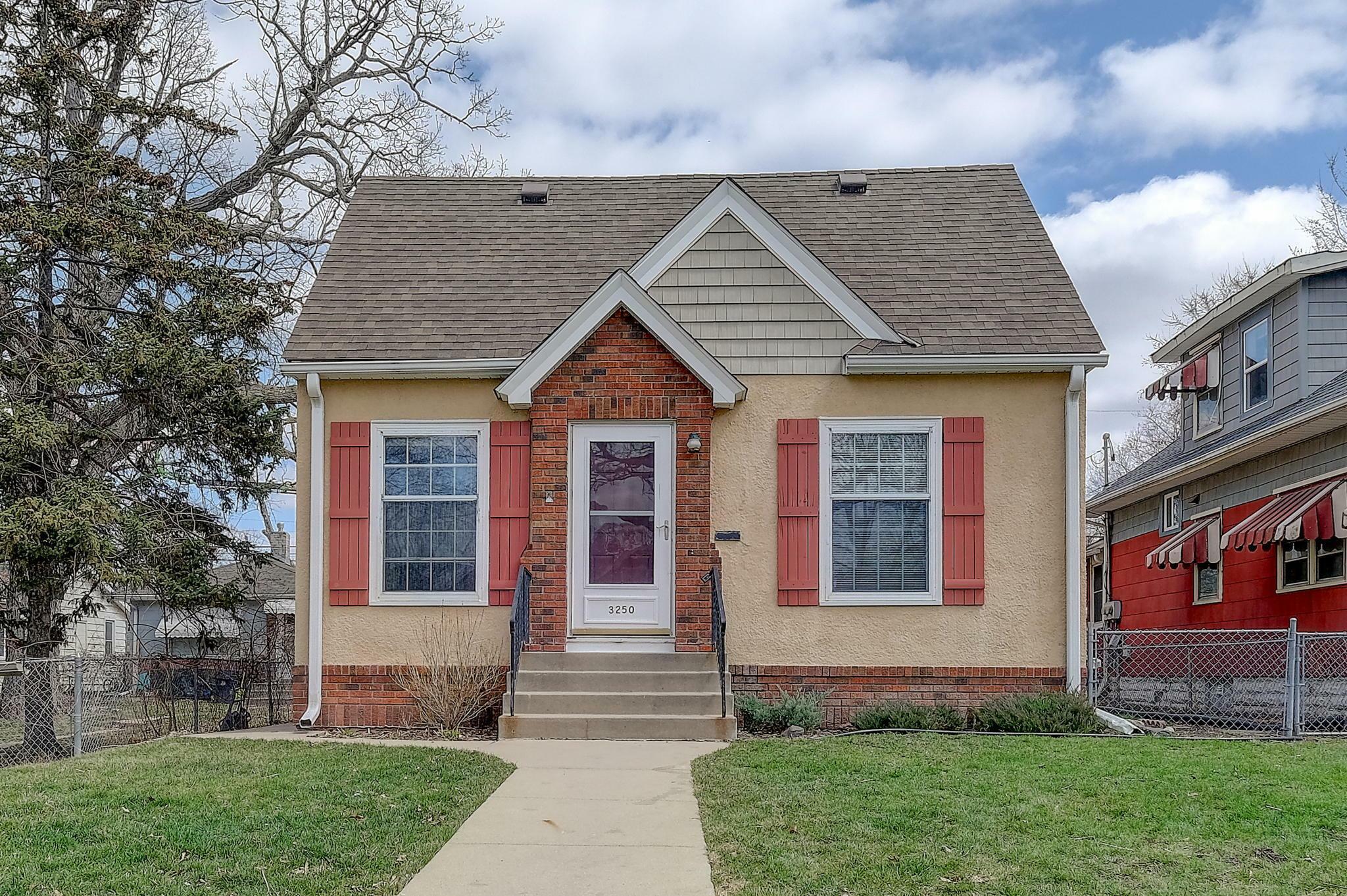Property Photo:  3250 Washburn Avenue N  MN 55412 