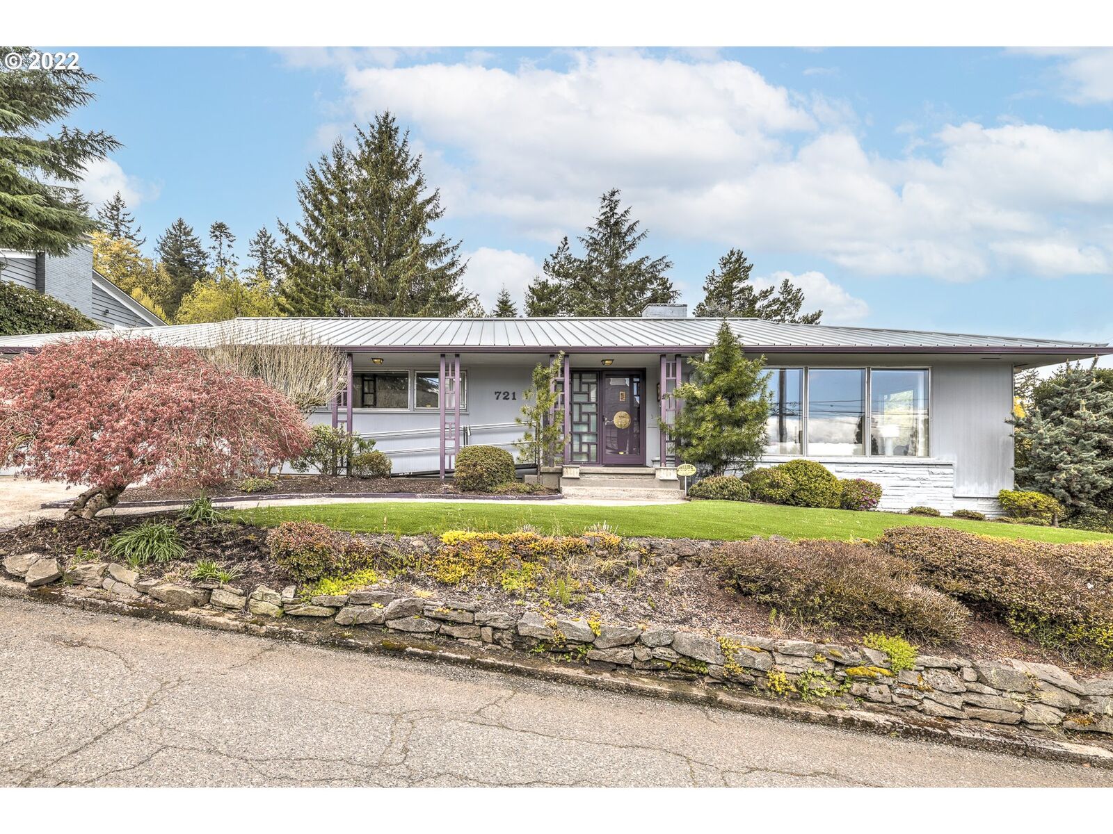 Property Photo:  721 NW Warrenton Ter  OR 97210 