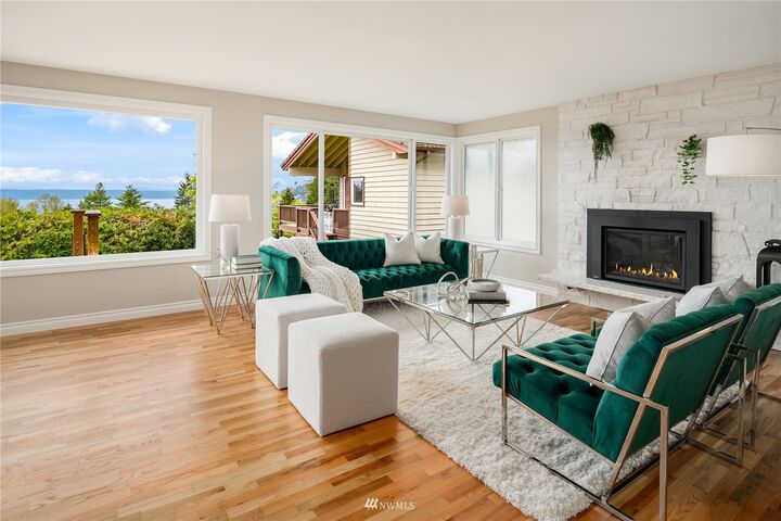 Property Photo:  17833 3rd Place SW  WA 98166 