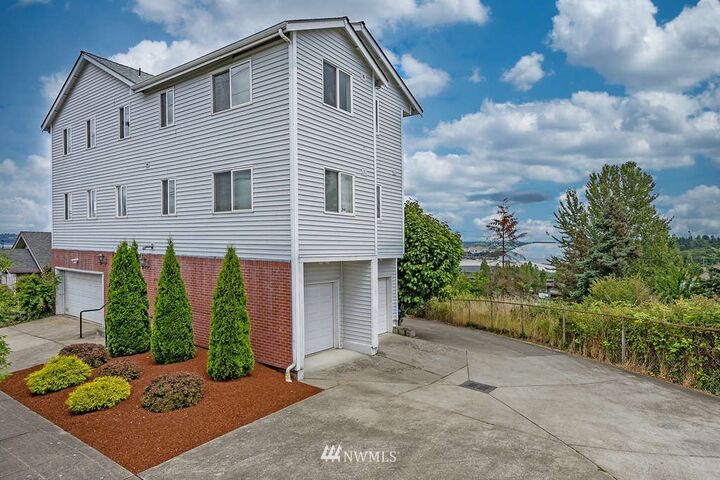 2913 S C Street  Tacoma WA 98402 photo