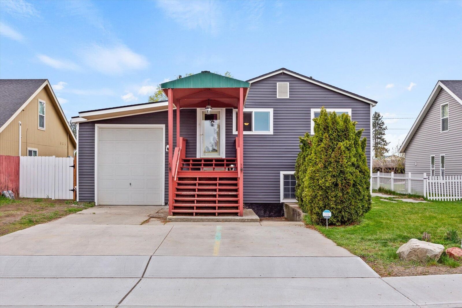 Property Photo: 1924 E Weile Ave WA 99217