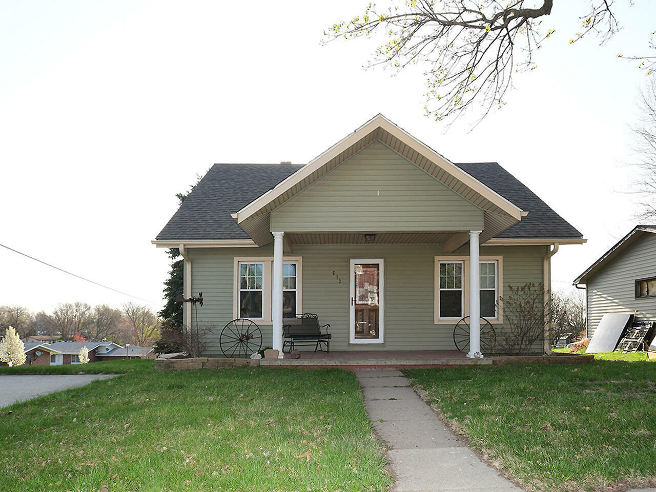 Property Photo:  613 East  Street  IA 51652 