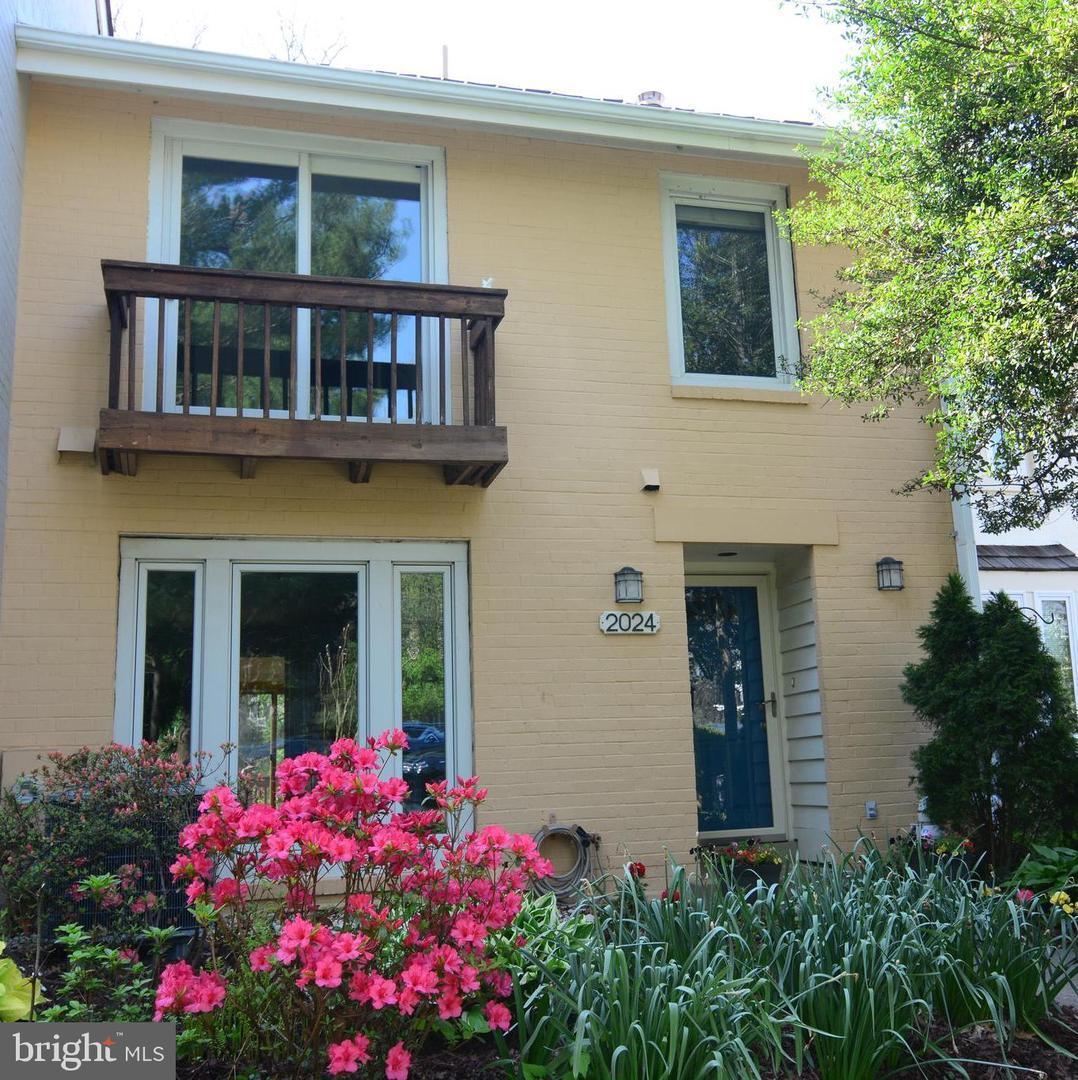 2024 Chadds Ford Drive  Reston VA 20191 photo