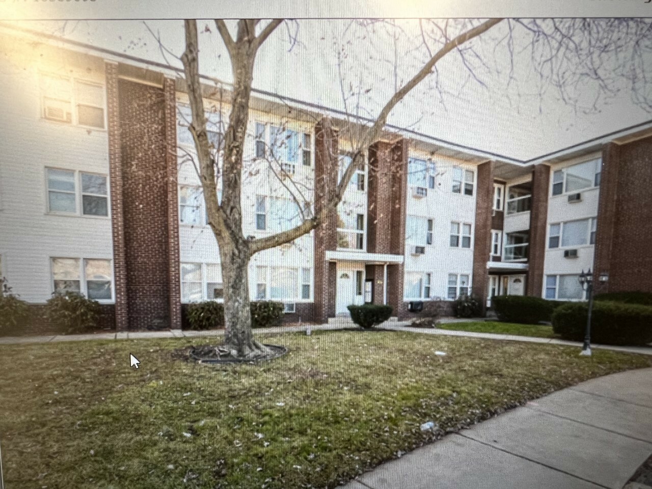 Property Photo: 6619 W Lloyd Drive 6B IL 60482