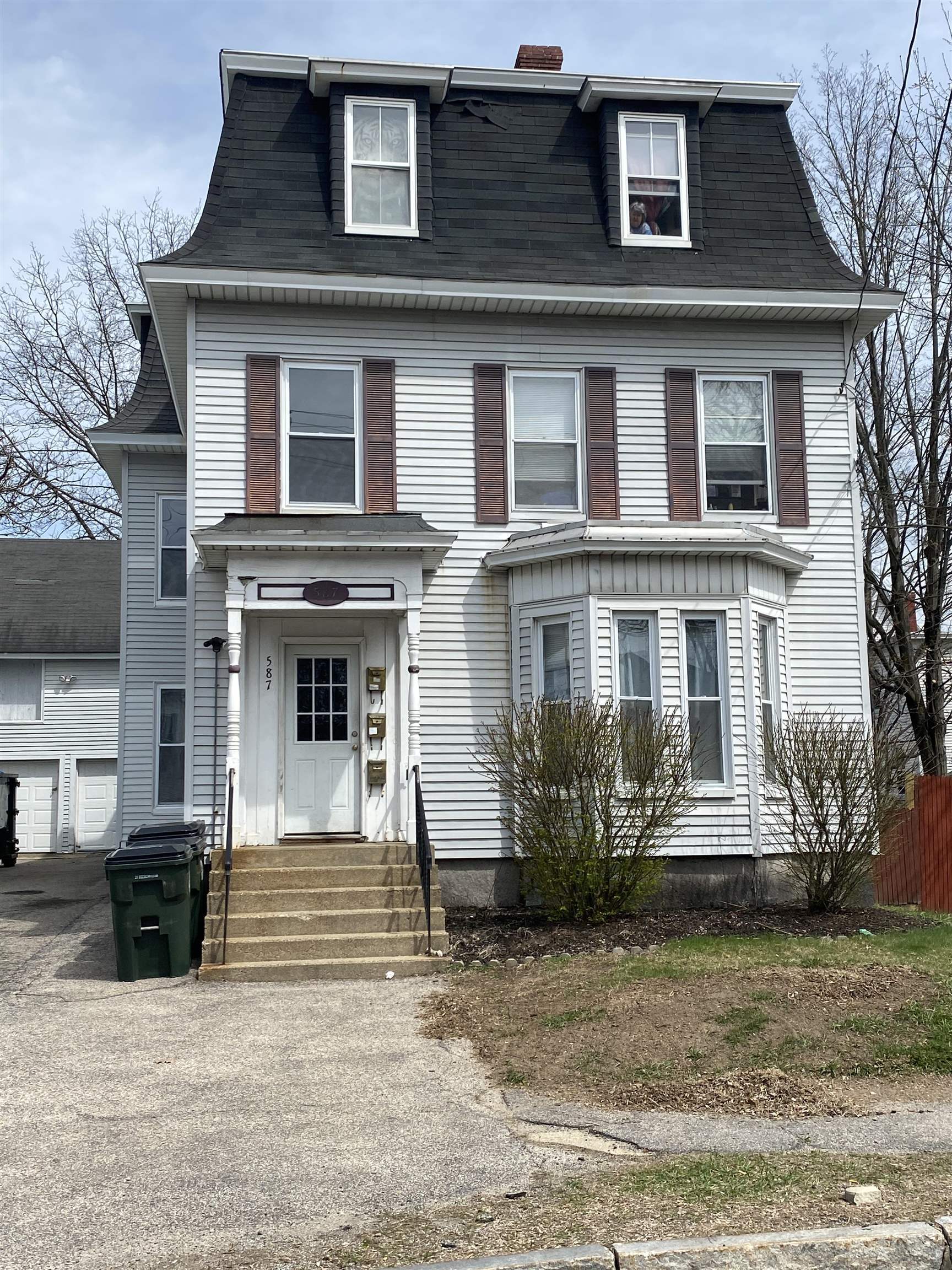 Property Photo: 587 Pine Street NH 03104