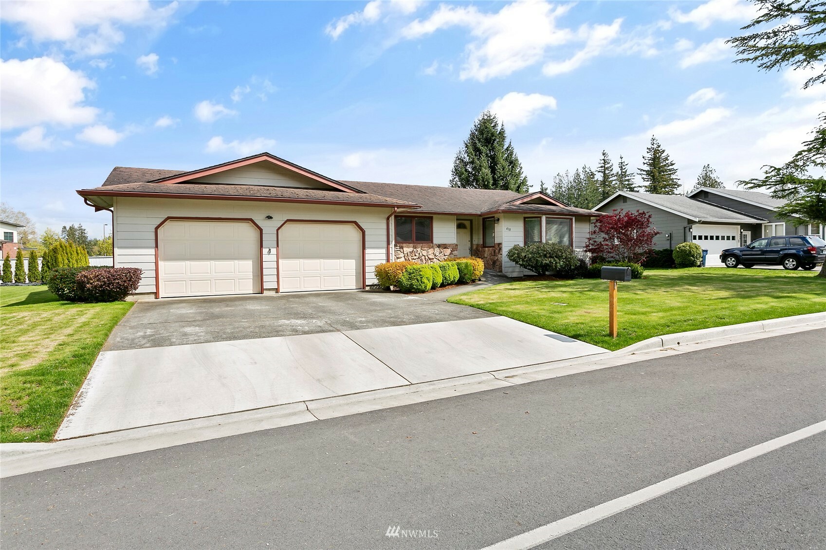 Property Photo:  410 17th Street  WA 98264 