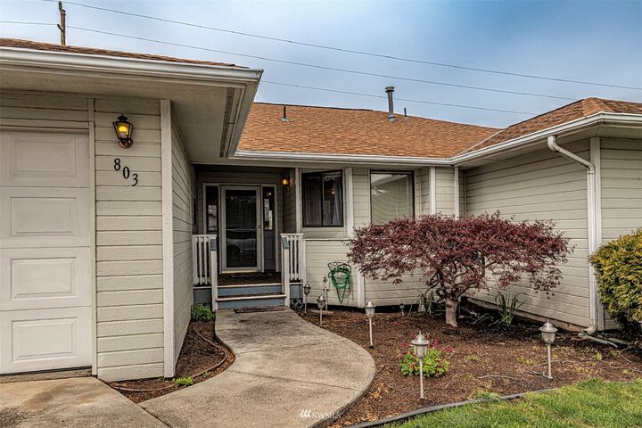 Property Photo:  803 SE Sentry Drive  WA 99324 