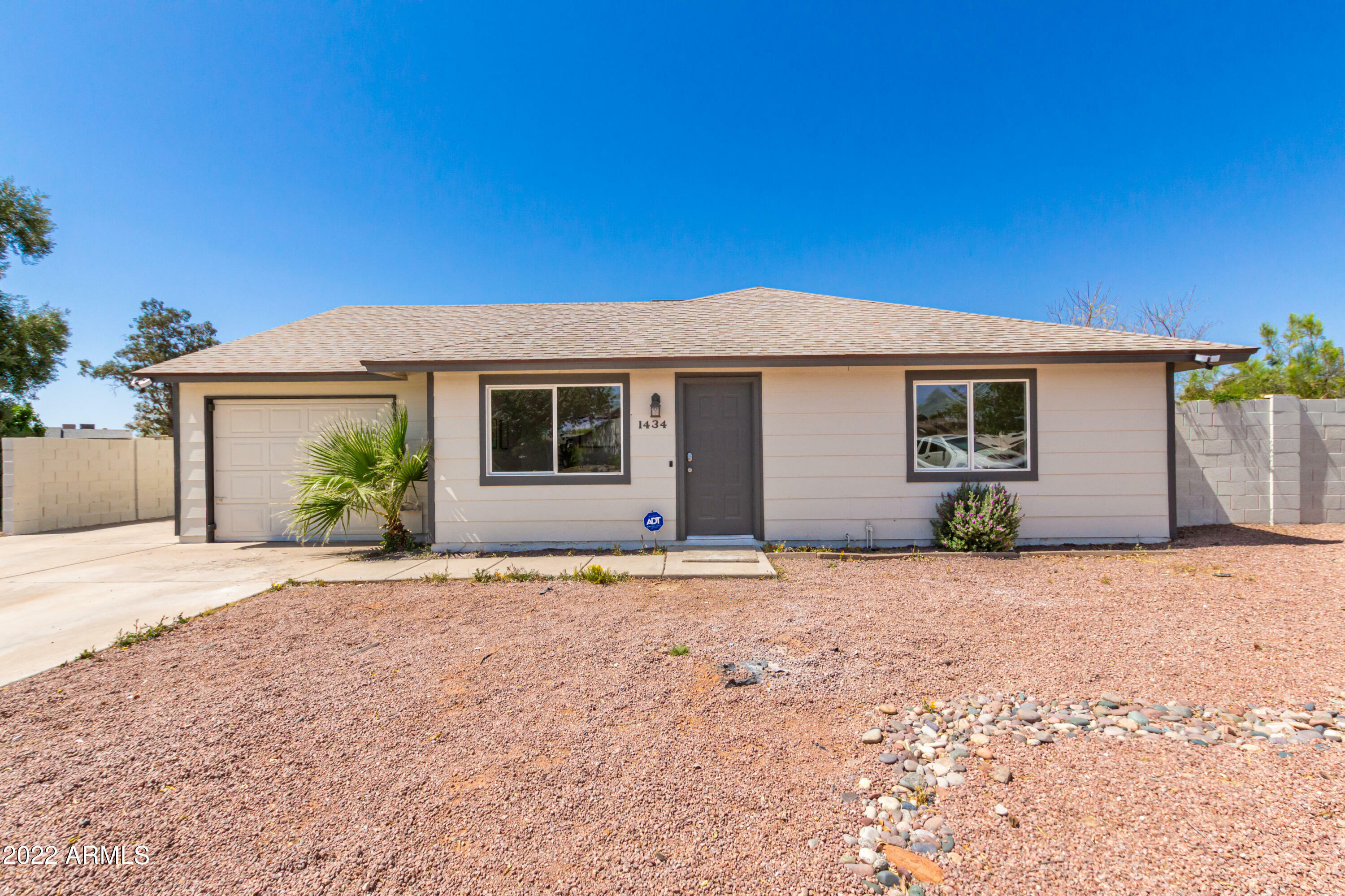 Property Photo:  1434 N Bellview --  AZ 85203 