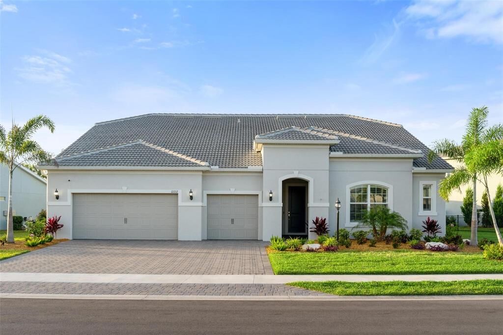 Property Photo:  12212 Cranston Way  FL 34211 
