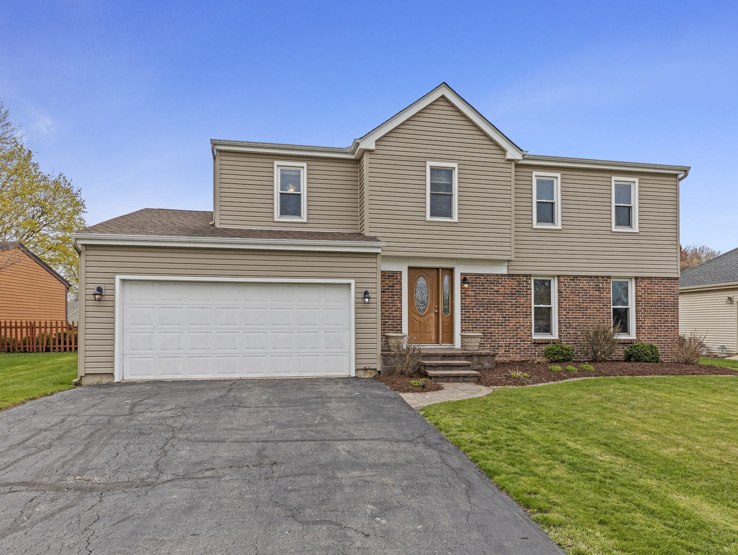 Property Photo: 665 Edenwood Drive IL 60172