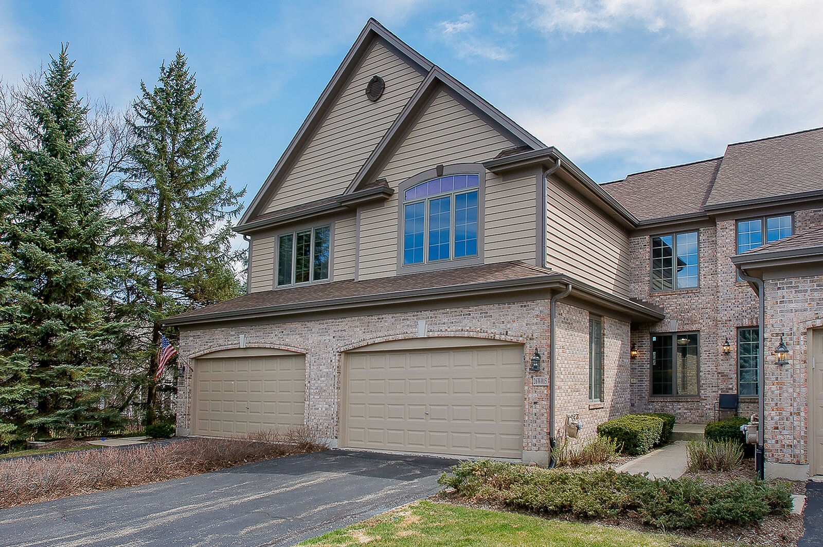 Property Photo:  26W015 Klein Creek Drive  IL 60190 