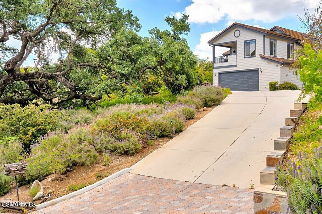 Property Photo:  559 Lone Oak Drive  CA 91362 