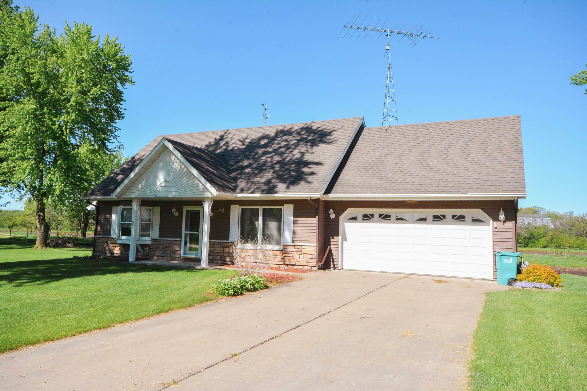 Property Photo:  3845 Market Street NE  MN 55934 