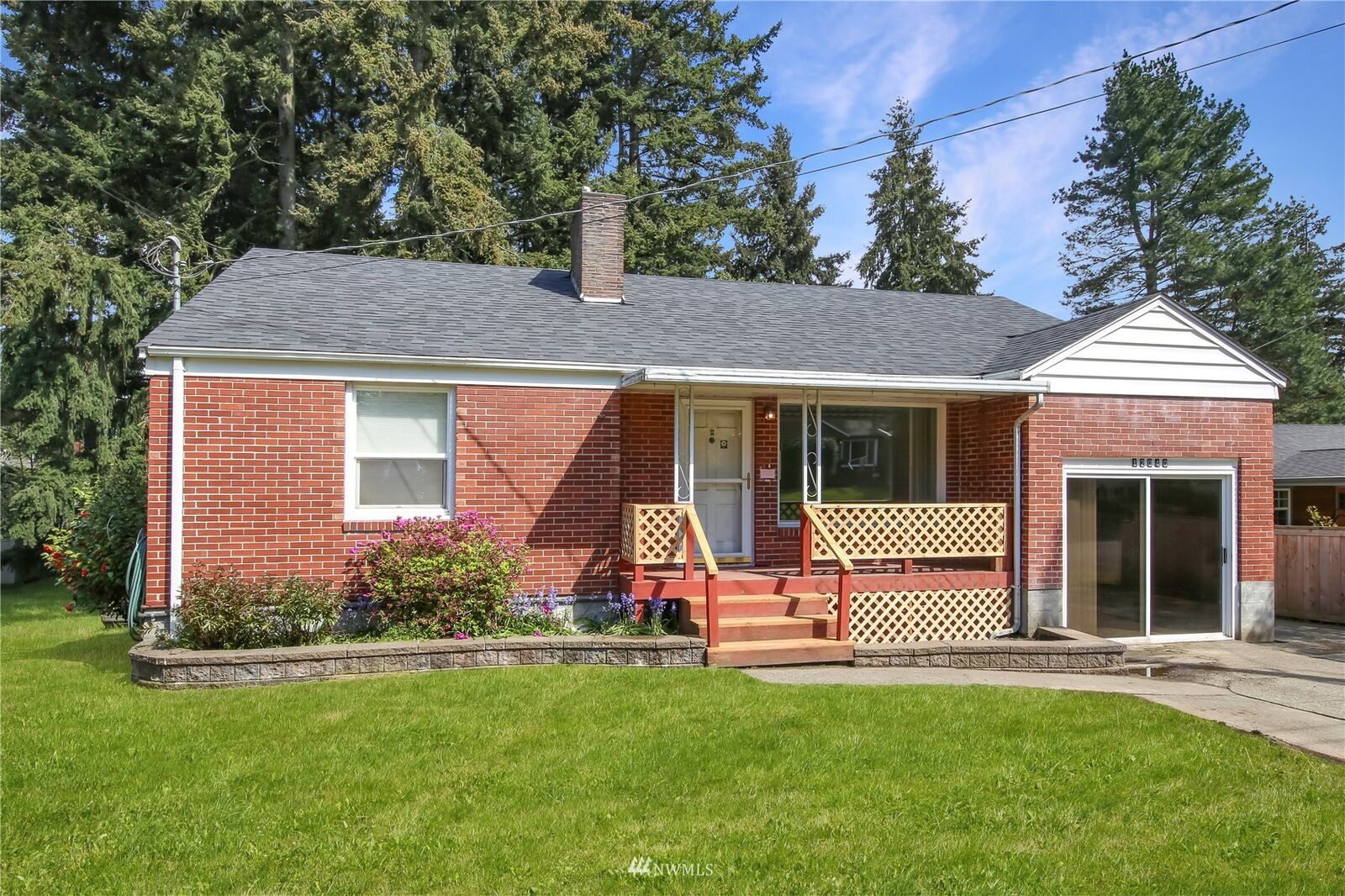 Property Photo: 12040 3rd Avenue NE WA 98125