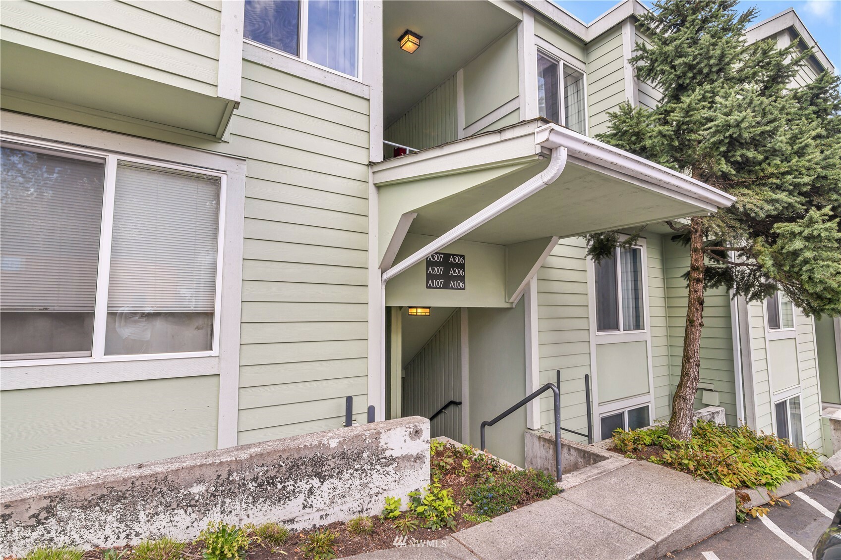 Property Photo:  8812 20th Avenue NE A307  WA 98115 