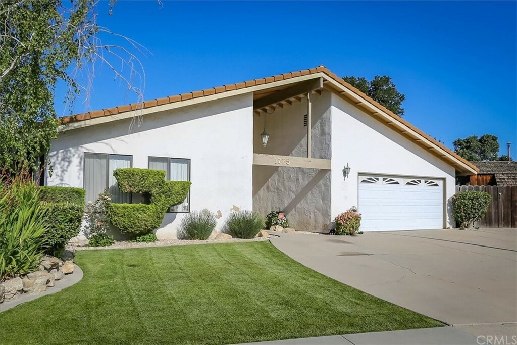 Property Photo:  1725 La Salle Drive  CA 93454 