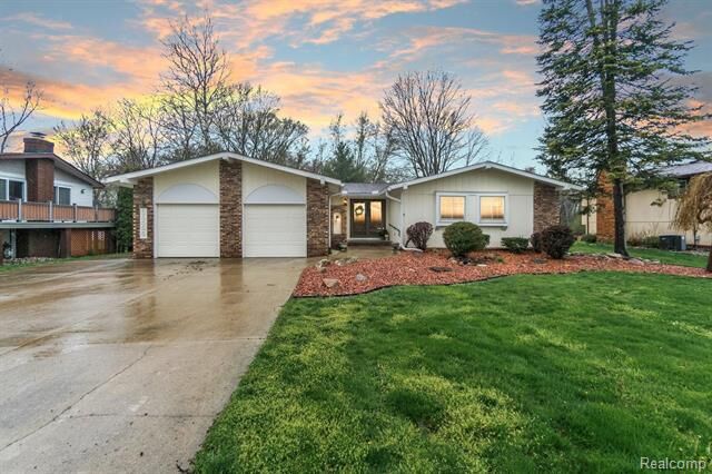 Property Photo:  36565 Huron River Drive  MI 48164 