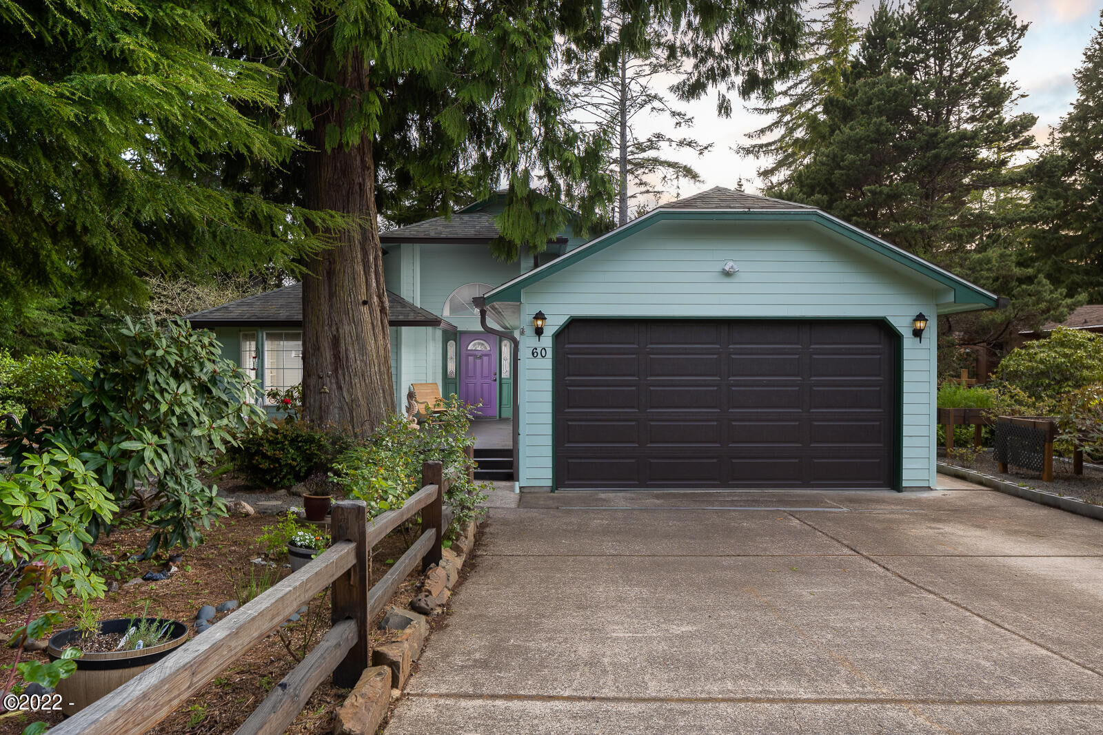 Property Photo:  60 Seagrove Loop  OR 97367 