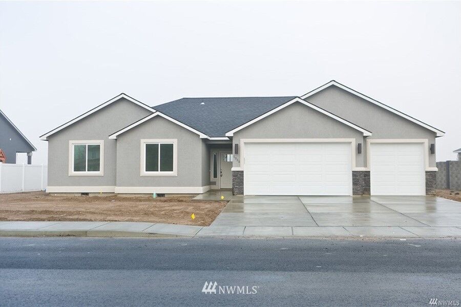 Property Photo:  1520 8th Avenue SW  WA 98848 
