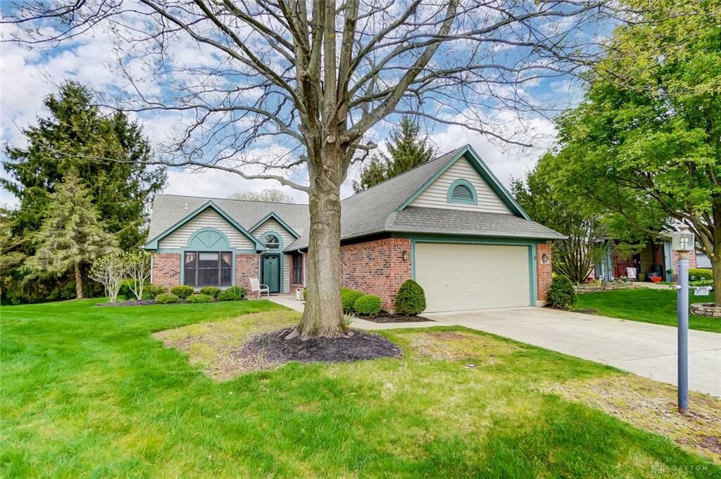 Property Photo:  485 Cloverhill Court  OH 45440