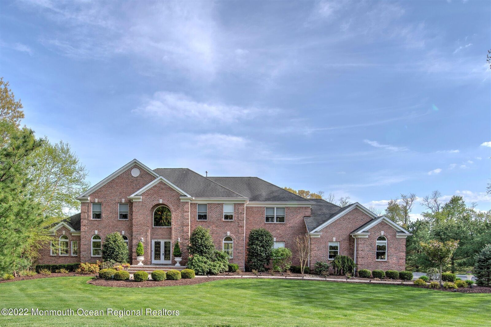 Property Photo:  4 Leonard Lane  NJ 08535 