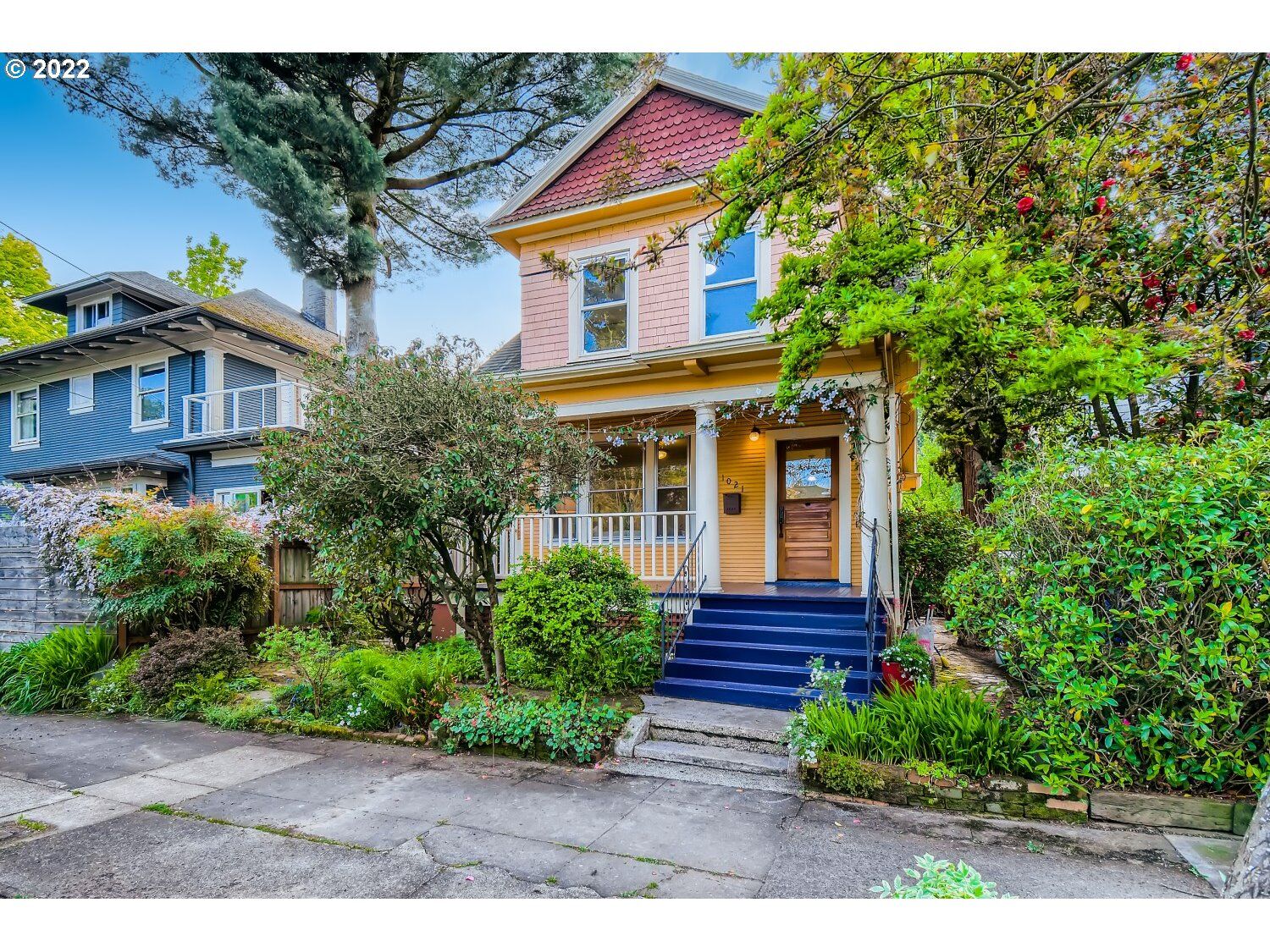 Property Photo: 1021 SE 33rd Ave OR 97214