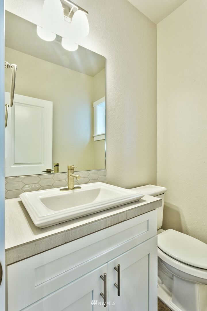Property Photo:  20511 4th Place W 7  WA 98036 
