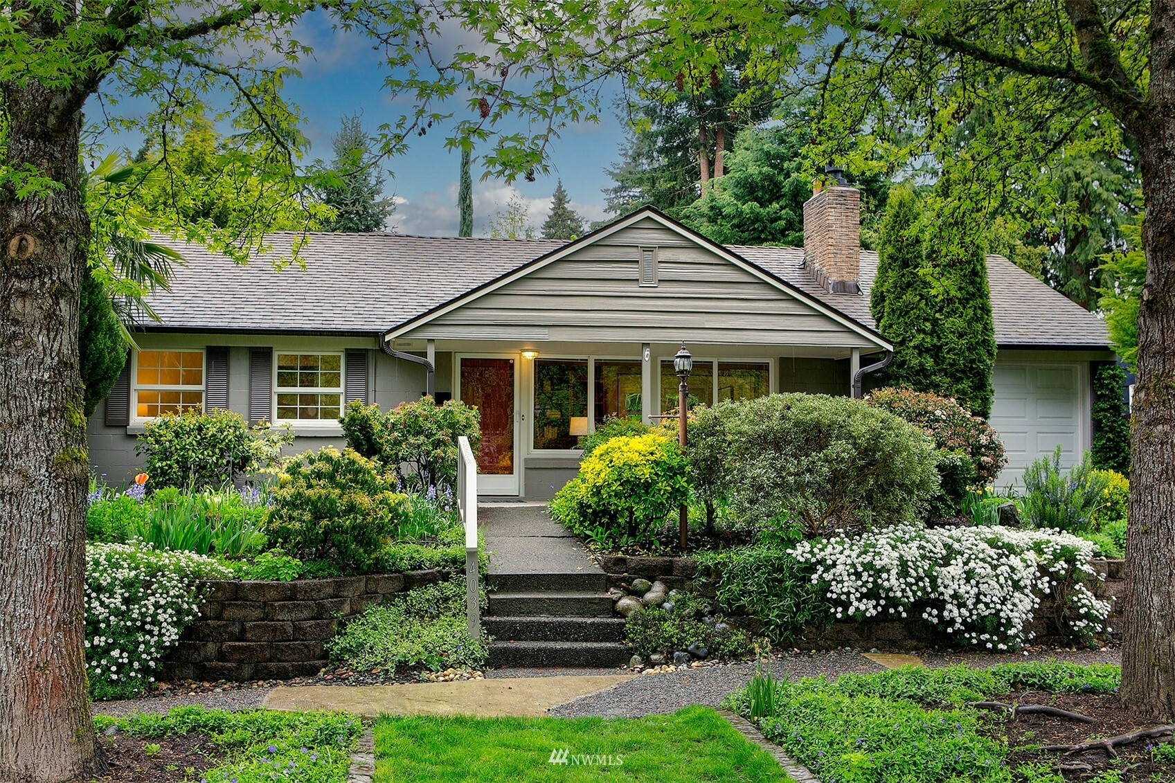 Property Photo: 4039 NE 87th Street WA 98115