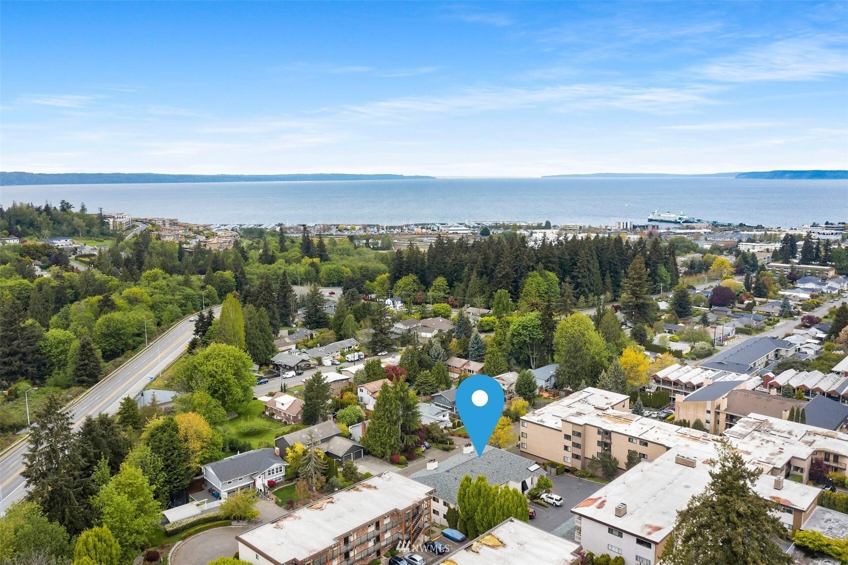 Property Photo:  1115 4th Avenue S 1A  WA 98020 