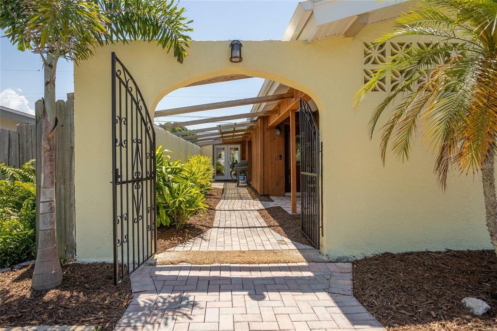 Property Photo: 10472 Orange Blossom Lane FL 33772