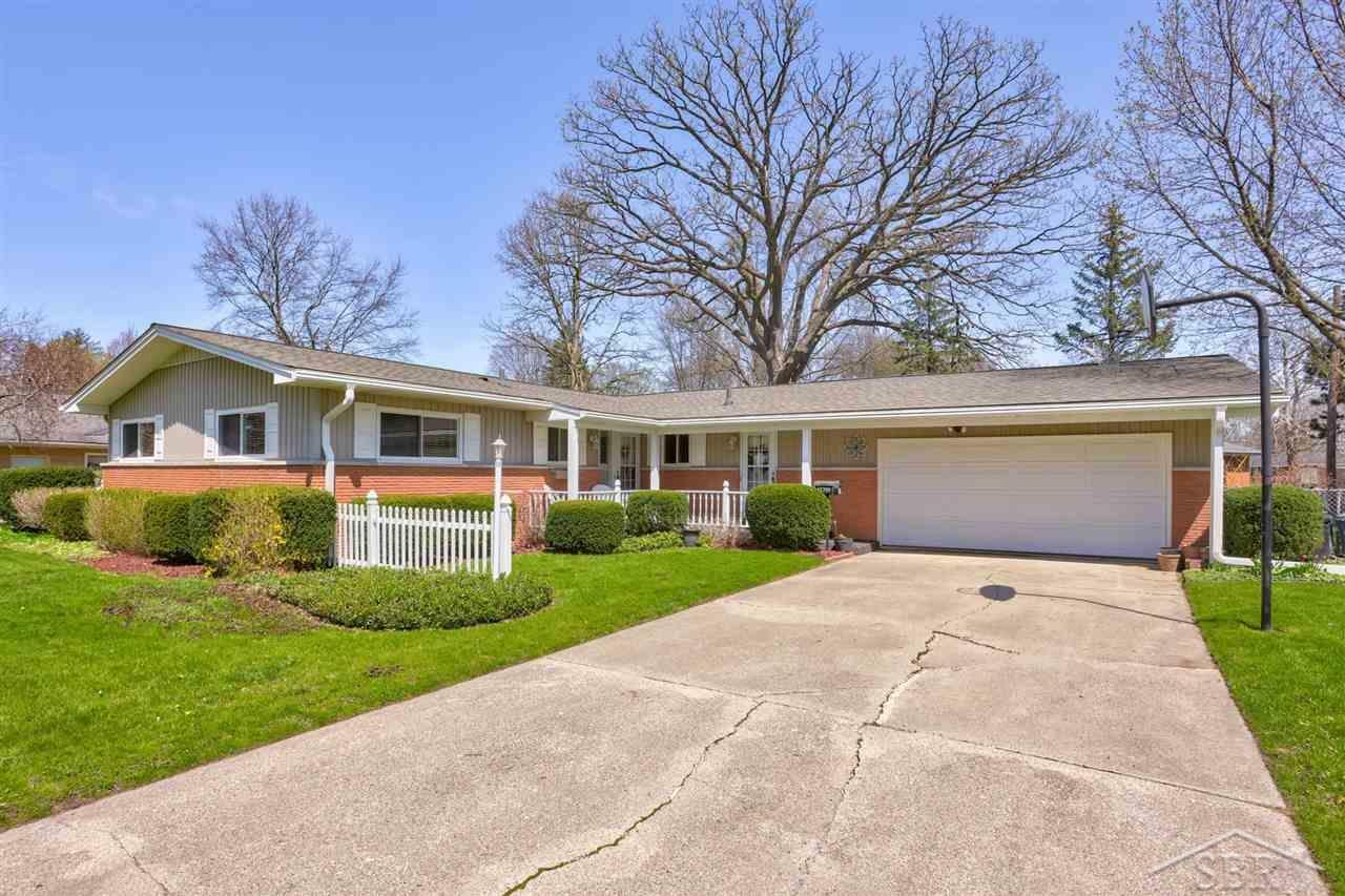 Property Photo:  2700 Peale Dr  MI 48602 