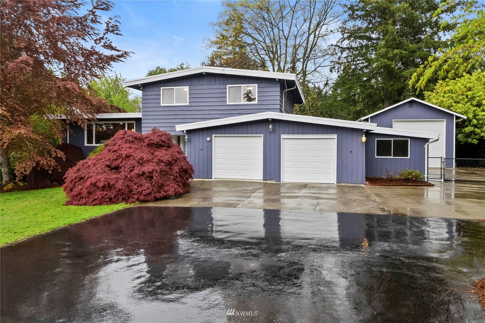 Property Photo: 11642 SE 288th Street WA 98092