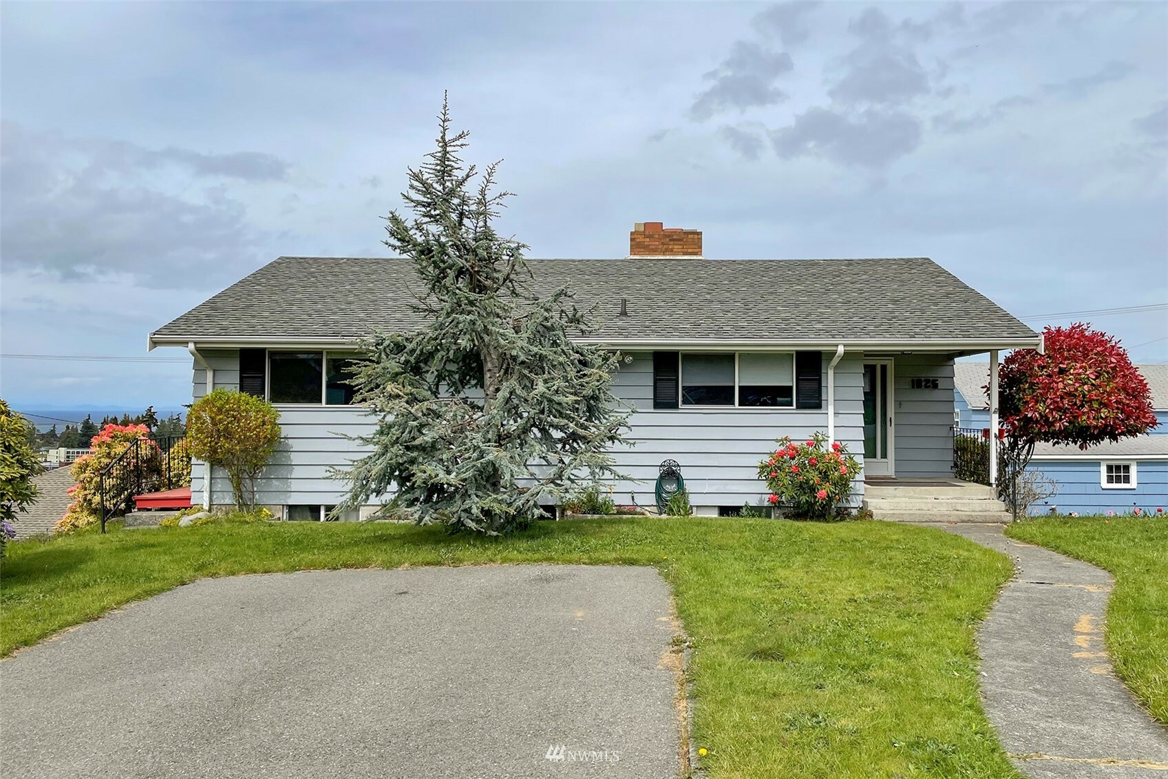 Property Photo:  1025 E 9th Street  WA 98362 