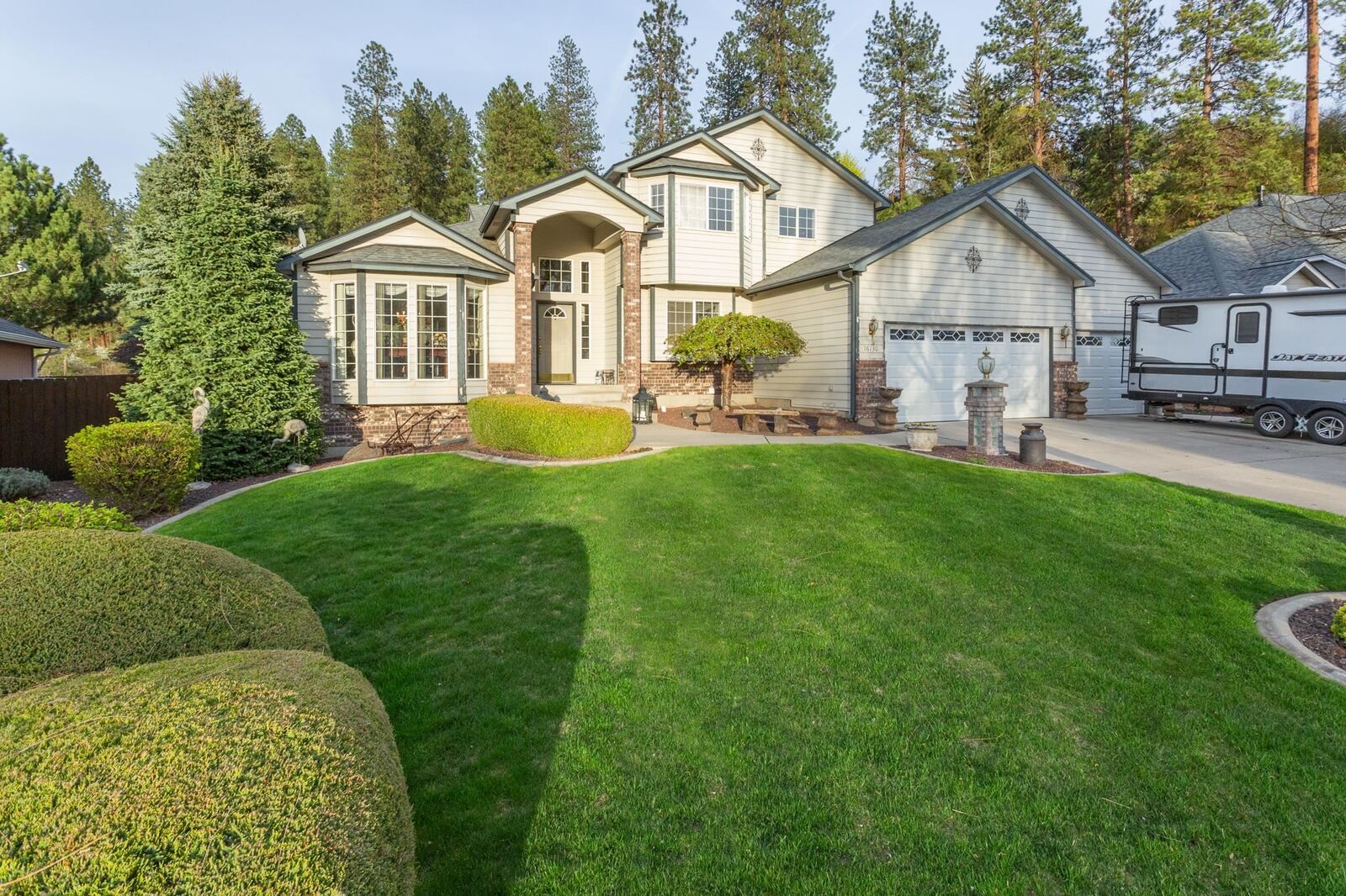 Property Photo: 16130 E Renz Dr WA 99037