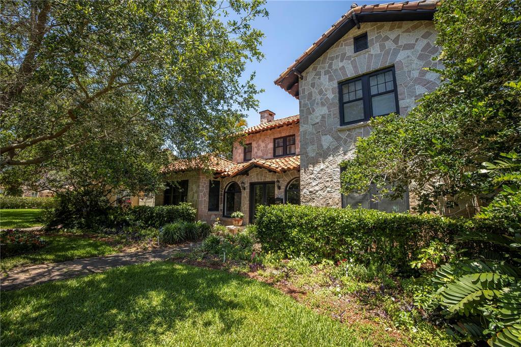 1007 39th Avenue N  St Petersburg FL 33703 photo