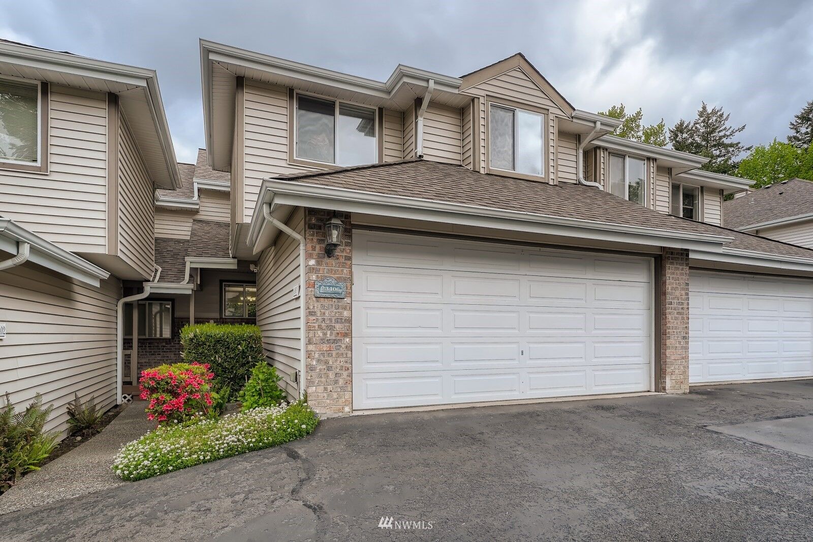 Property Photo: 23406 100th Avenue SE A103 WA 98031