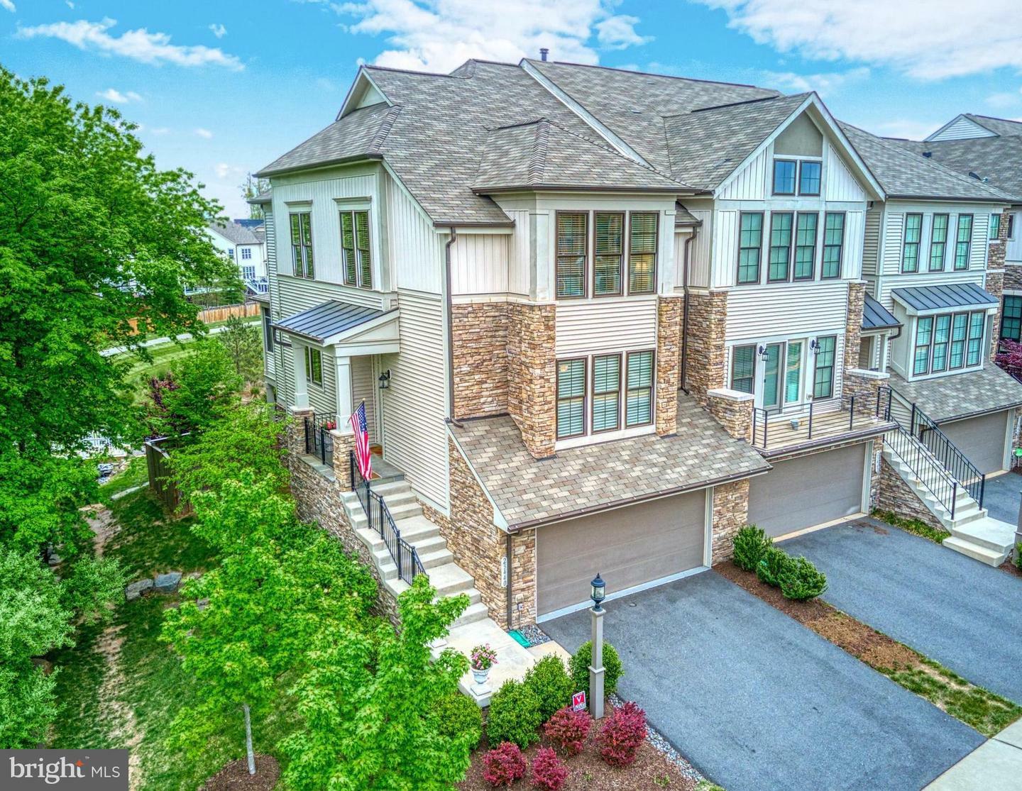 Property Photo: 23440 Epperson Square VA 20148