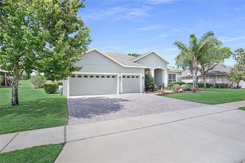Property Photo: 23419 Valderama Lane FL 32776