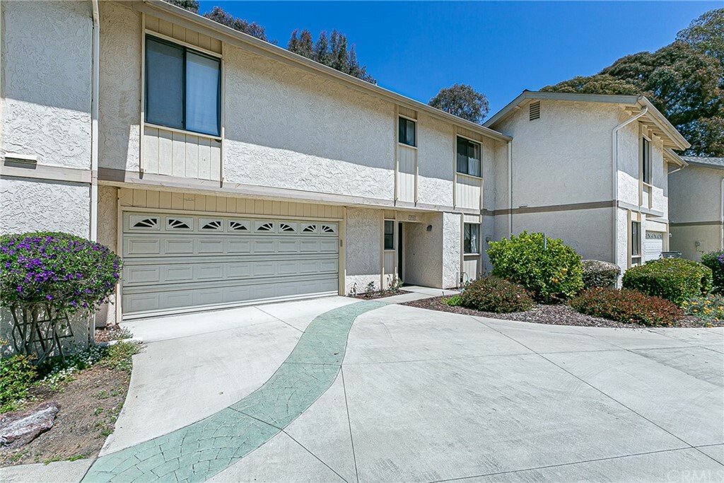 Property Photo: 1711 Longbranch Avenue CA 93433
